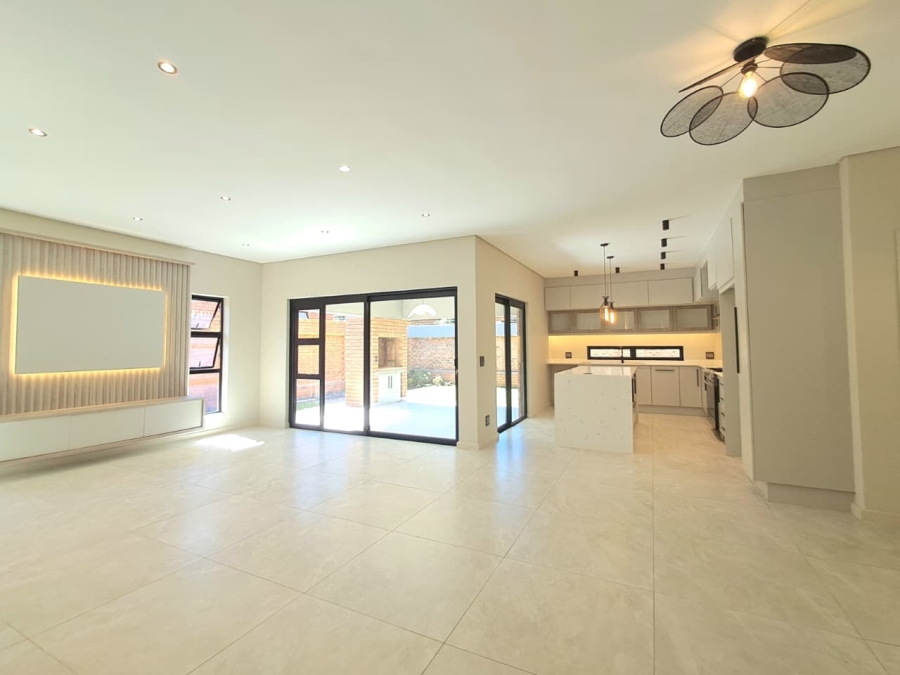 2 Bedroom Property for Sale in Brackenhurst Gauteng
