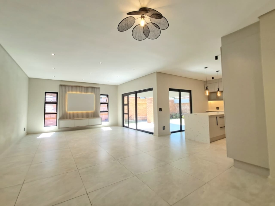2 Bedroom Property for Sale in Brackenhurst Gauteng