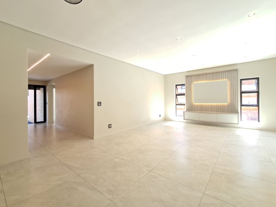 2 Bedroom Property for Sale in Brackenhurst Gauteng