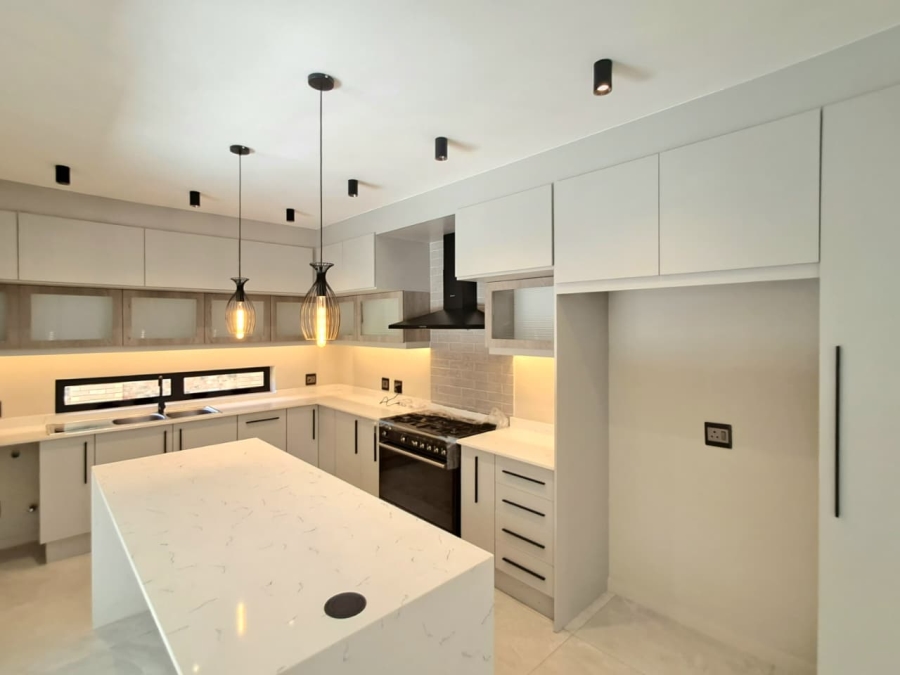 2 Bedroom Property for Sale in Brackenhurst Gauteng