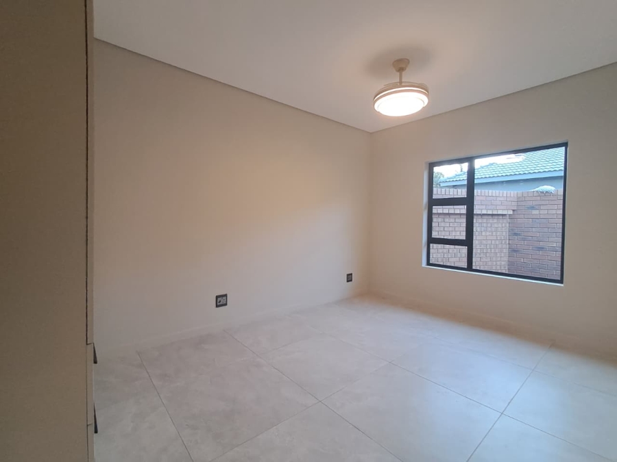 2 Bedroom Property for Sale in Brackenhurst Gauteng