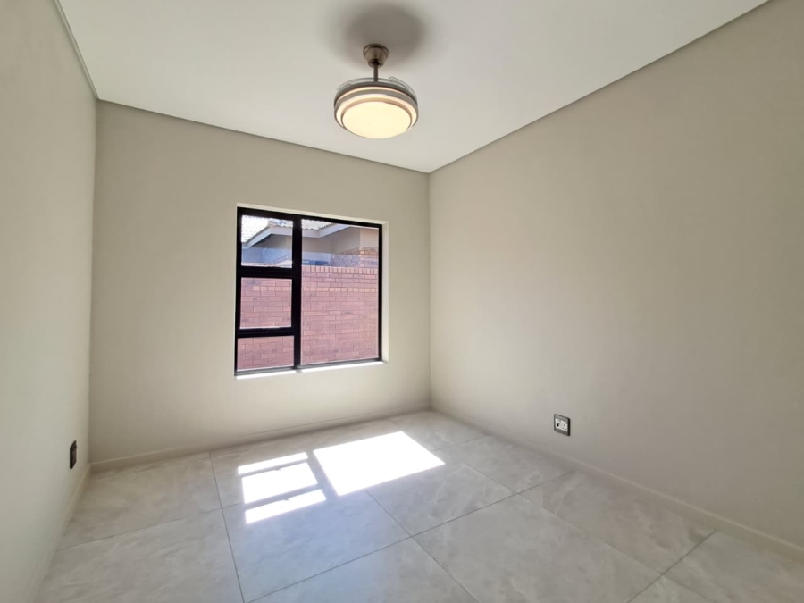2 Bedroom Property for Sale in Brackenhurst Gauteng
