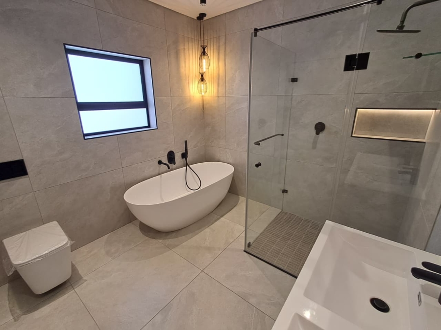 2 Bedroom Property for Sale in Brackenhurst Gauteng
