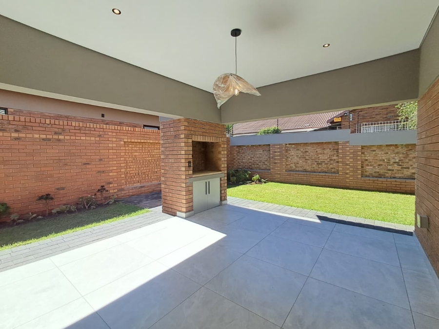 2 Bedroom Property for Sale in Brackenhurst Gauteng