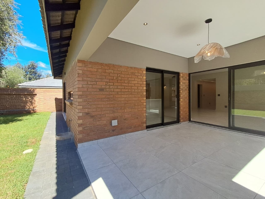 2 Bedroom Property for Sale in Brackenhurst Gauteng