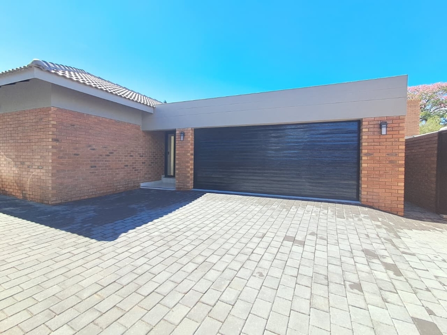 2 Bedroom Property for Sale in Brackenhurst Gauteng