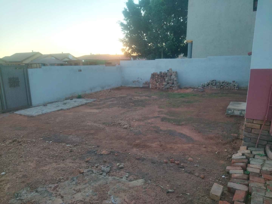 2 Bedroom Property for Sale in Soshanguve VV Gauteng
