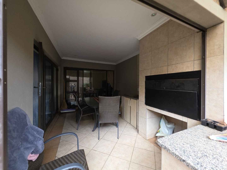 To Let 4 Bedroom Property for Rent in The Wilds Gauteng