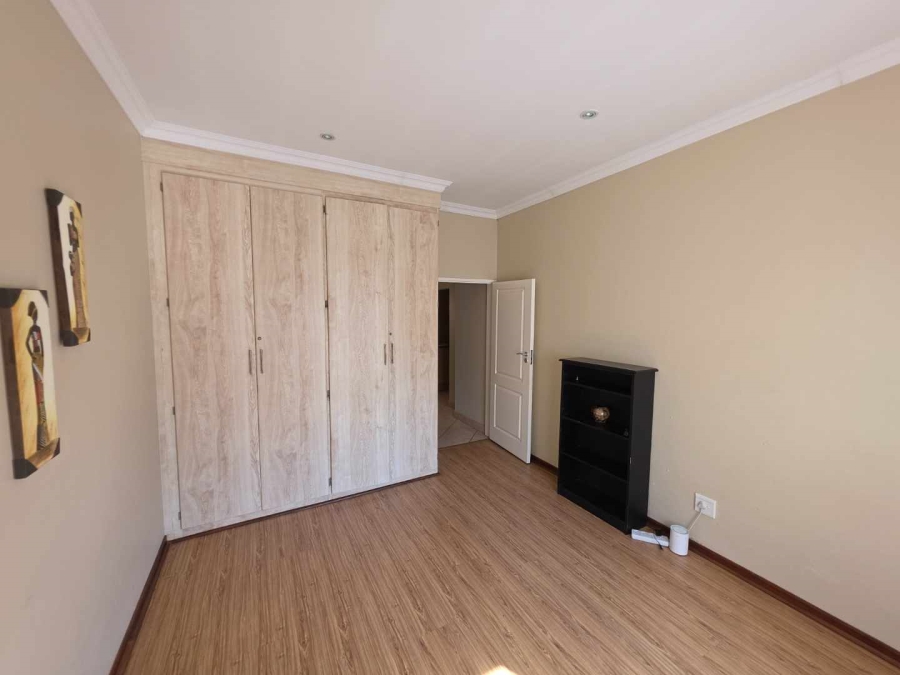 To Let 4 Bedroom Property for Rent in The Wilds Gauteng