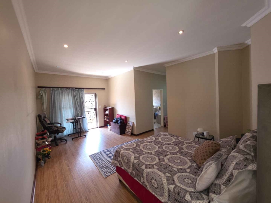 To Let 4 Bedroom Property for Rent in The Wilds Gauteng