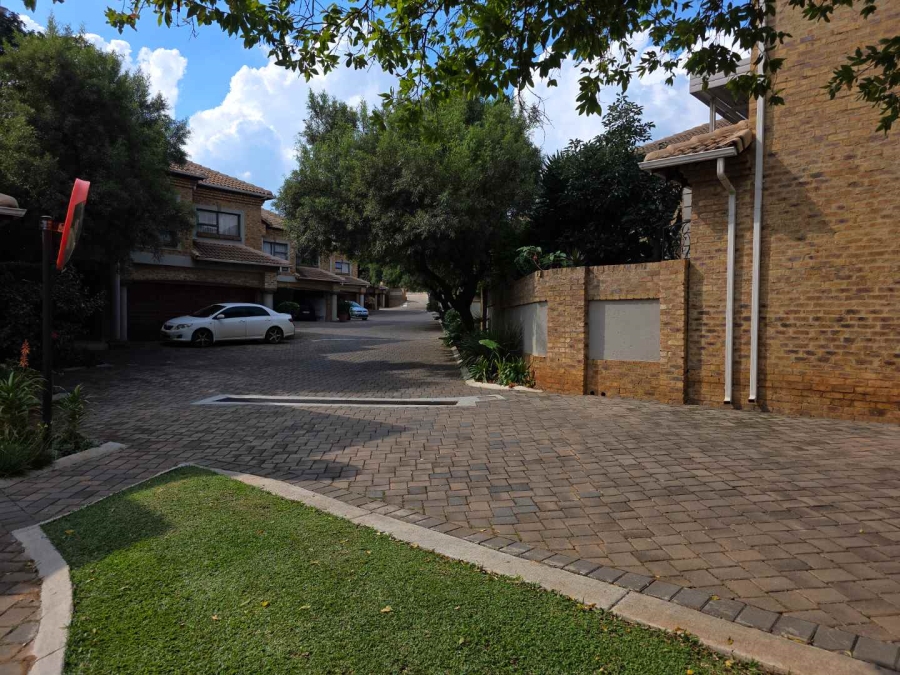 To Let 4 Bedroom Property for Rent in The Wilds Gauteng