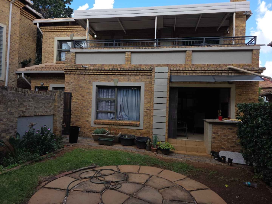 To Let 4 Bedroom Property for Rent in The Wilds Gauteng