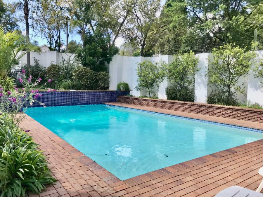 1 Bedroom Property for Sale in Glenadrienne Gauteng