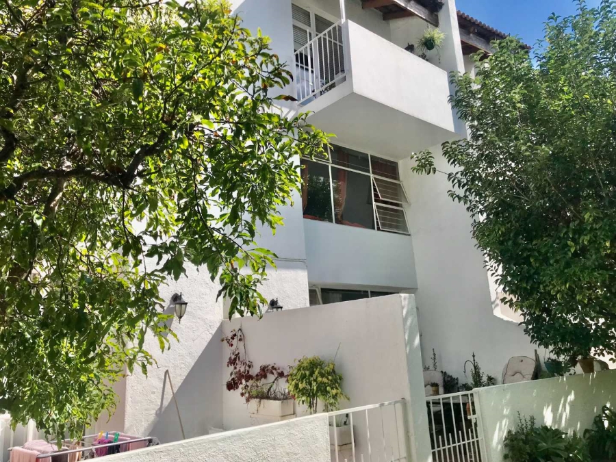 1 Bedroom Property for Sale in Glenadrienne Gauteng