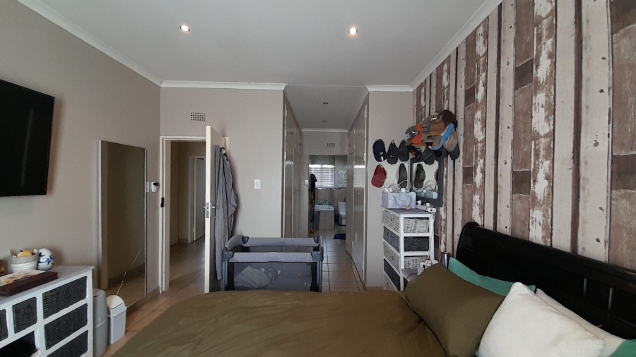 3 Bedroom Property for Sale in Aston Manor Gauteng