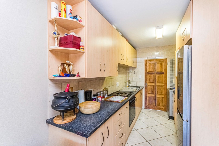 2 Bedroom Property for Sale in Greenhills Gauteng