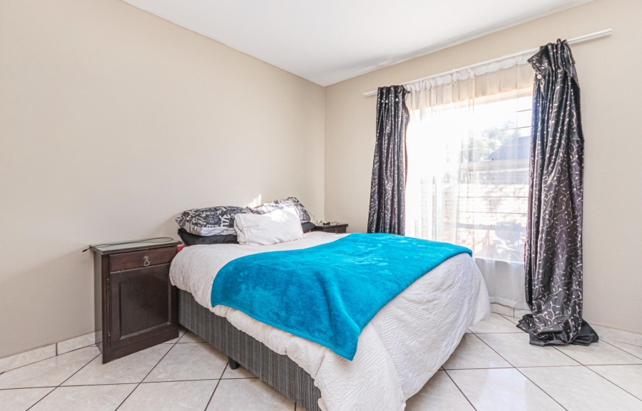 2 Bedroom Property for Sale in Greenhills Gauteng