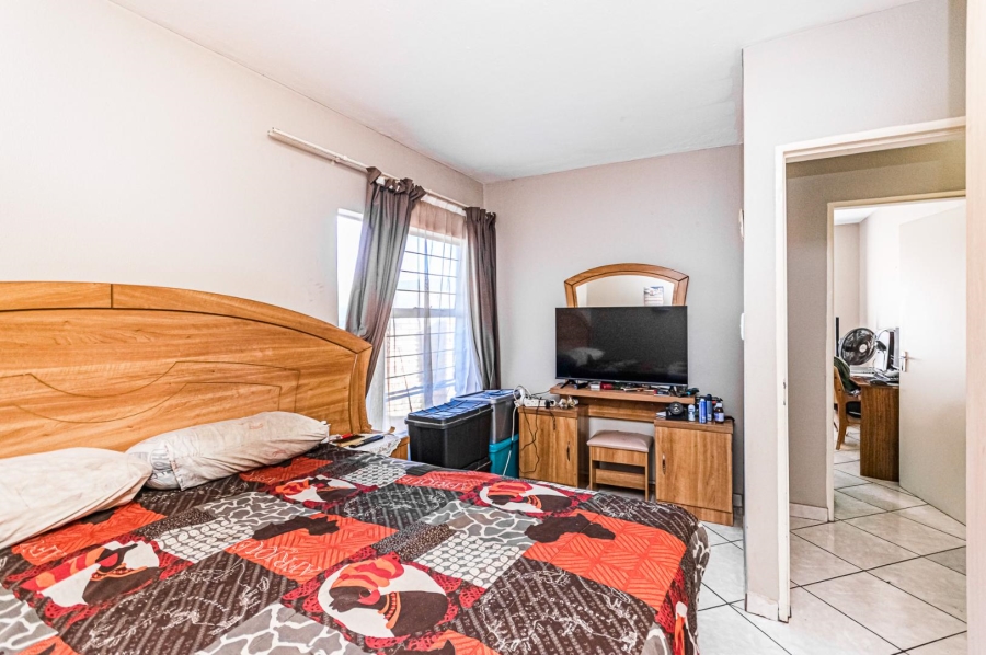 2 Bedroom Property for Sale in Greenhills Gauteng