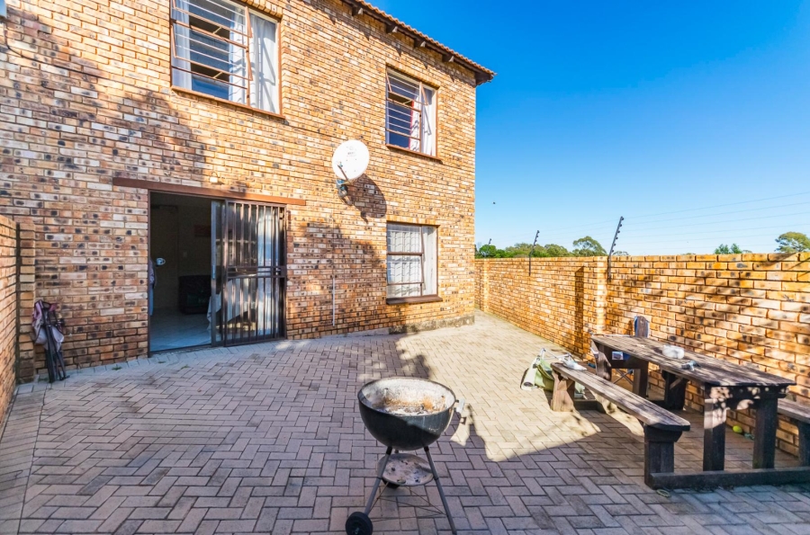 2 Bedroom Property for Sale in Greenhills Gauteng