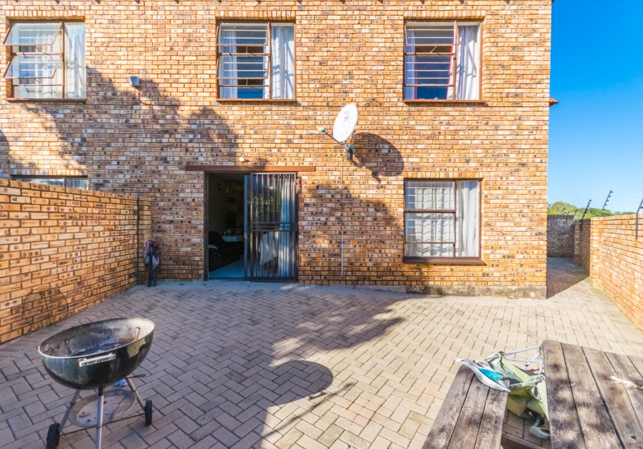 2 Bedroom Property for Sale in Greenhills Gauteng