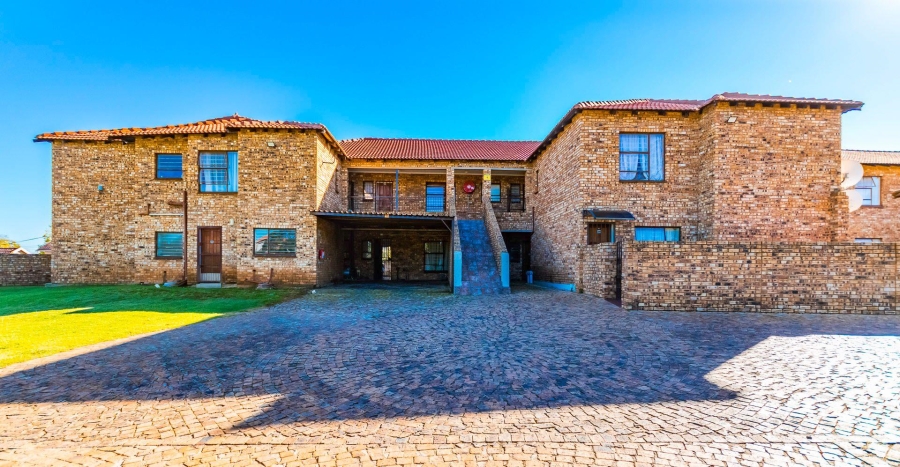 2 Bedroom Property for Sale in Greenhills Gauteng