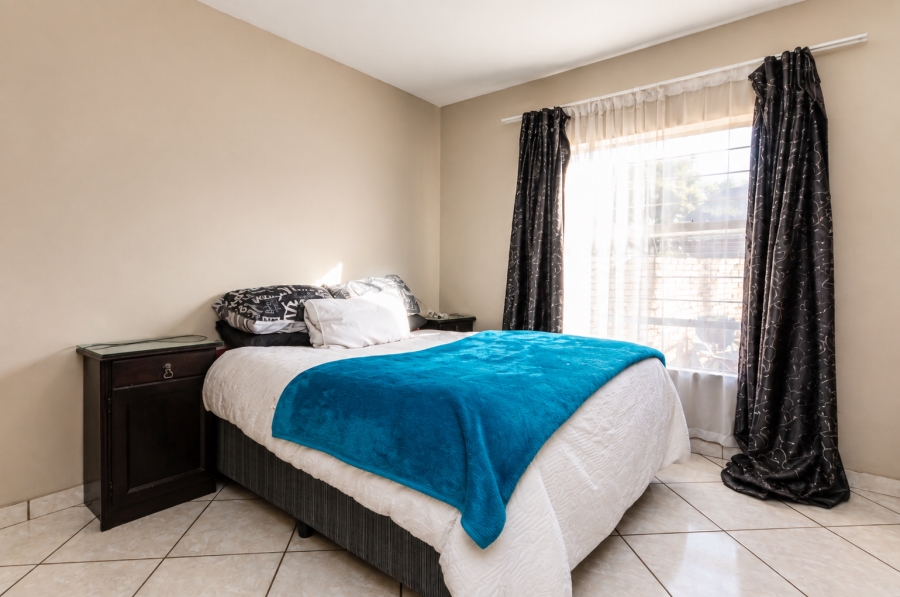 2 Bedroom Property for Sale in Greenhills Gauteng