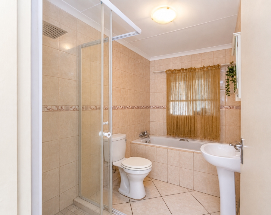 2 Bedroom Property for Sale in Greenhills Gauteng