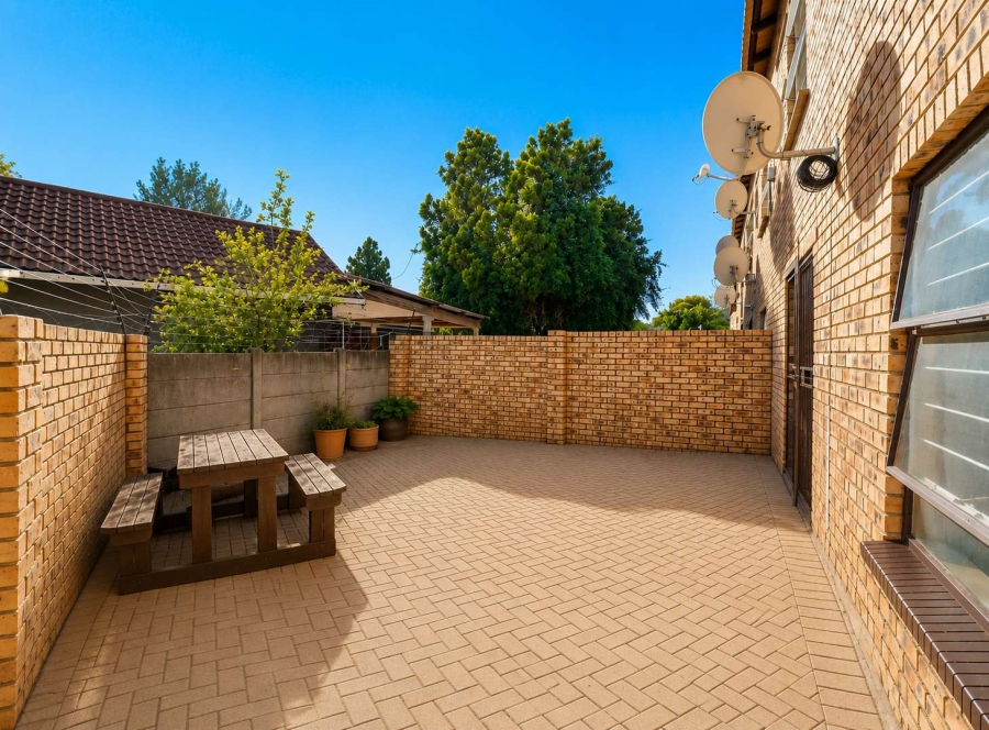 2 Bedroom Property for Sale in Greenhills Gauteng