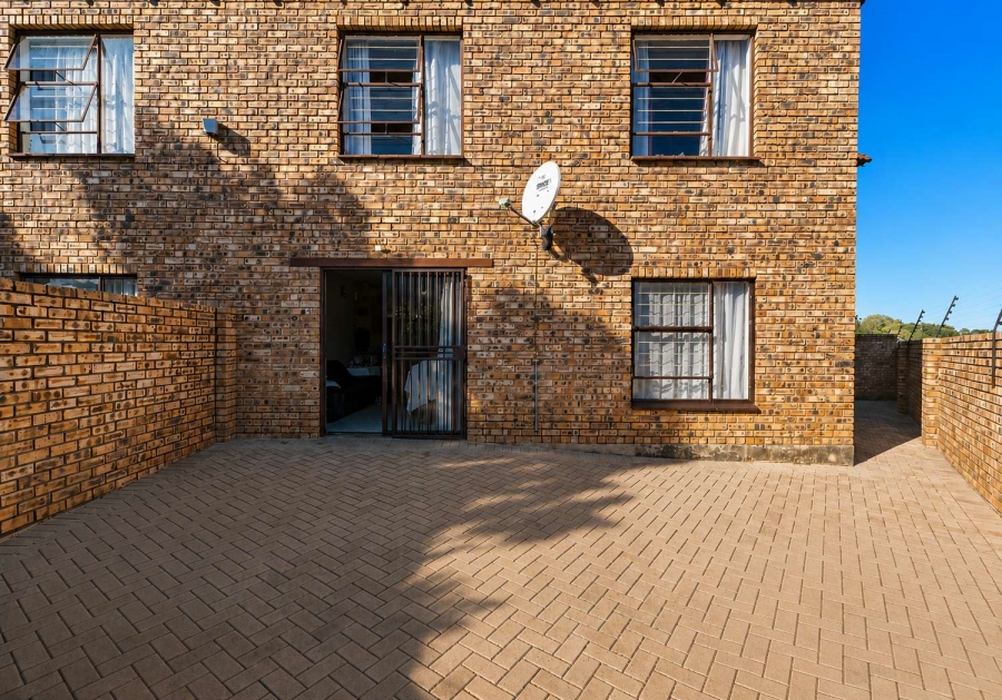 2 Bedroom Property for Sale in Greenhills Gauteng