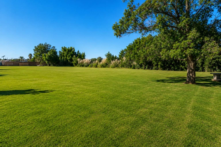 2 Bedroom Property for Sale in Greenhills Gauteng