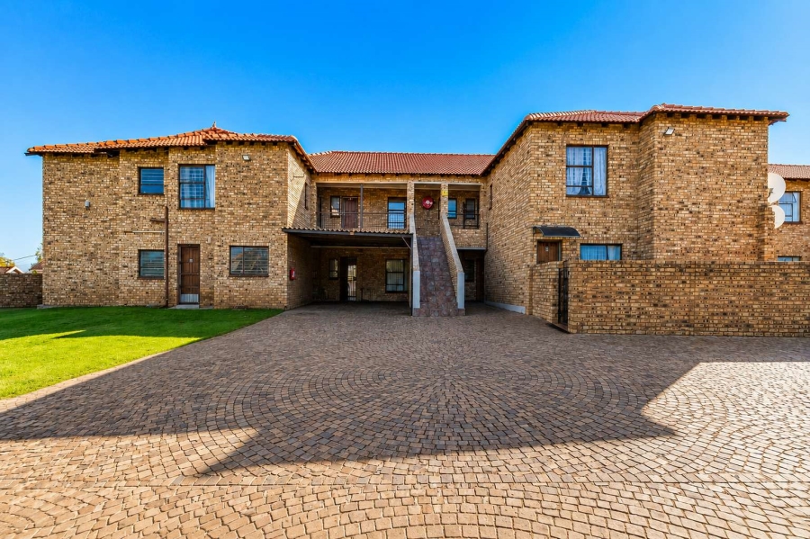 2 Bedroom Property for Sale in Greenhills Gauteng