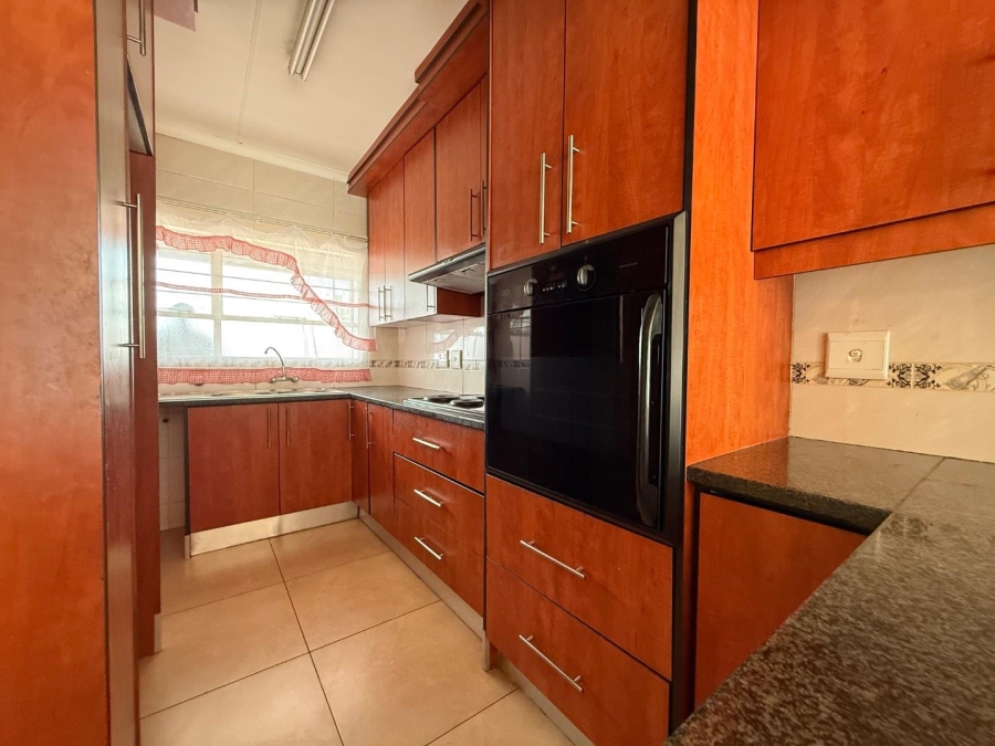 2 Bedroom Property for Sale in Brackendowns Gauteng