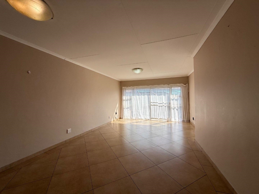 2 Bedroom Property for Sale in Brackendowns Gauteng