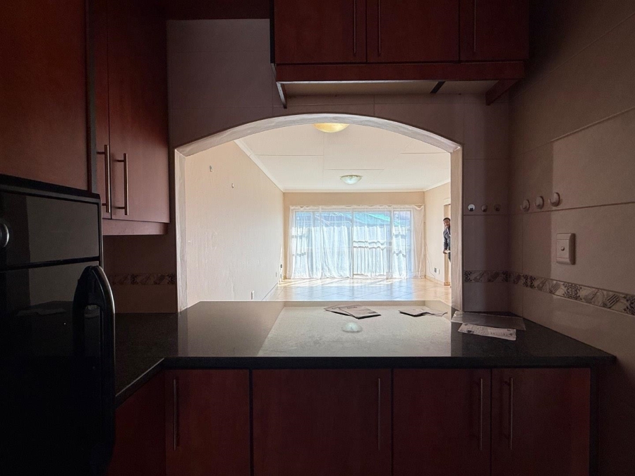 2 Bedroom Property for Sale in Brackendowns Gauteng