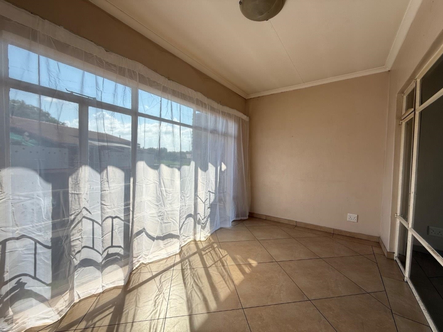 2 Bedroom Property for Sale in Brackendowns Gauteng
