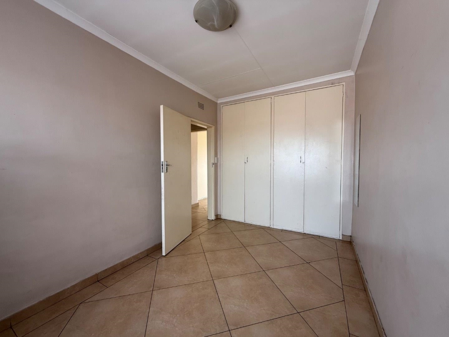 2 Bedroom Property for Sale in Brackendowns Gauteng