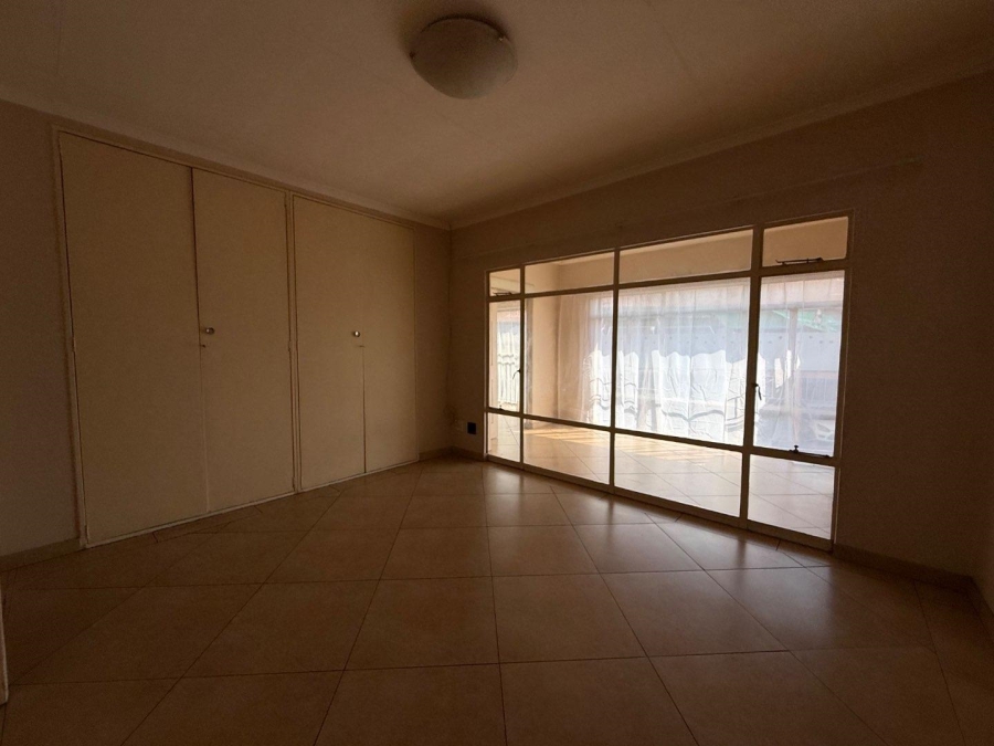 2 Bedroom Property for Sale in Brackendowns Gauteng