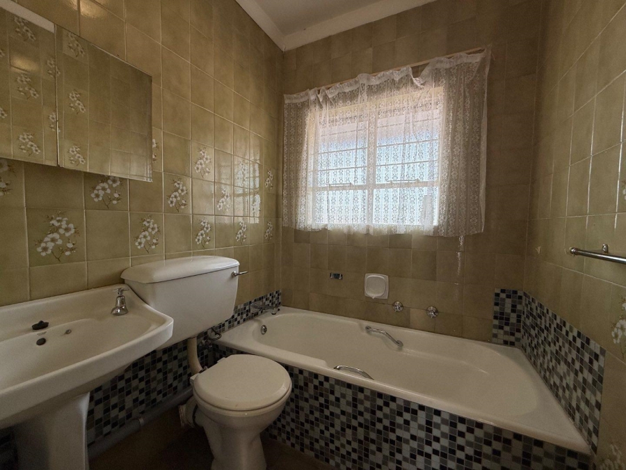 2 Bedroom Property for Sale in Brackendowns Gauteng