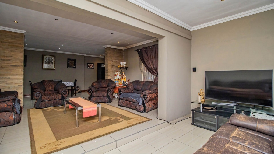 4 Bedroom Property for Sale in Mackenzie Park Gauteng