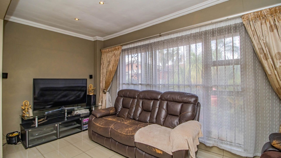 4 Bedroom Property for Sale in Mackenzie Park Gauteng