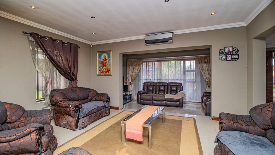 4 Bedroom Property for Sale in Mackenzie Park Gauteng