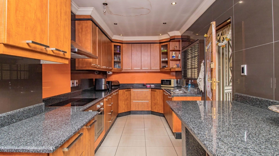 4 Bedroom Property for Sale in Mackenzie Park Gauteng