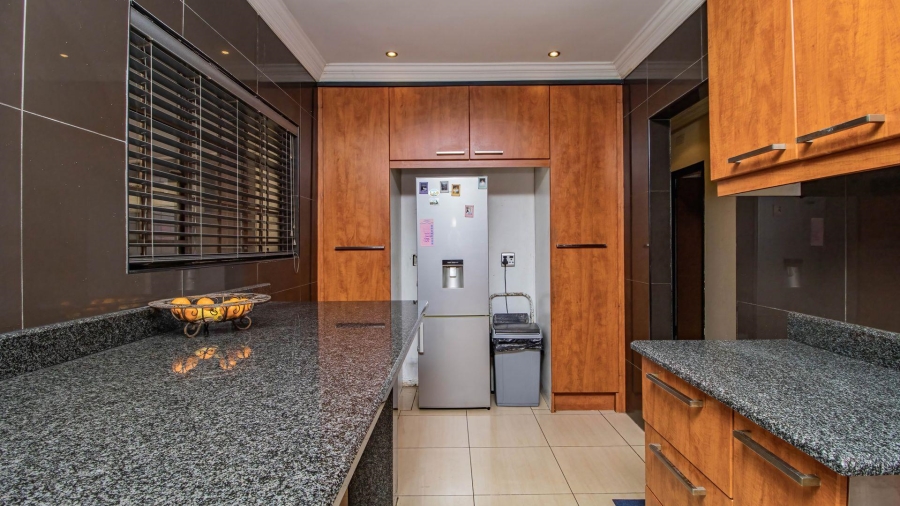 4 Bedroom Property for Sale in Mackenzie Park Gauteng