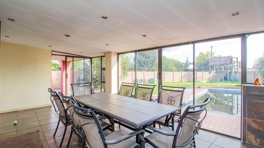 4 Bedroom Property for Sale in Mackenzie Park Gauteng