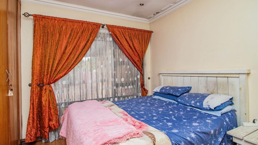4 Bedroom Property for Sale in Mackenzie Park Gauteng