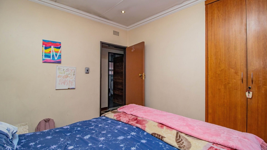 4 Bedroom Property for Sale in Mackenzie Park Gauteng