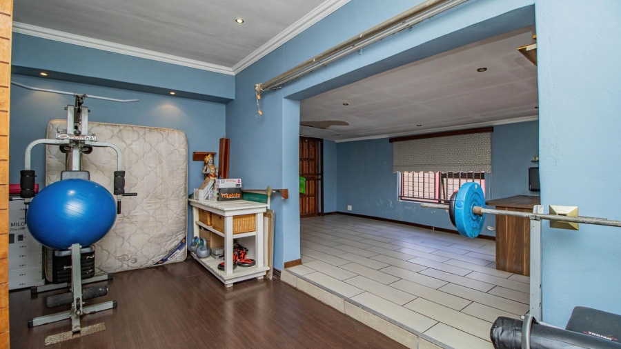 4 Bedroom Property for Sale in Mackenzie Park Gauteng