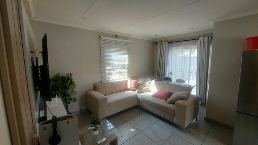 2 Bedroom Property for Sale in Alrode Gauteng