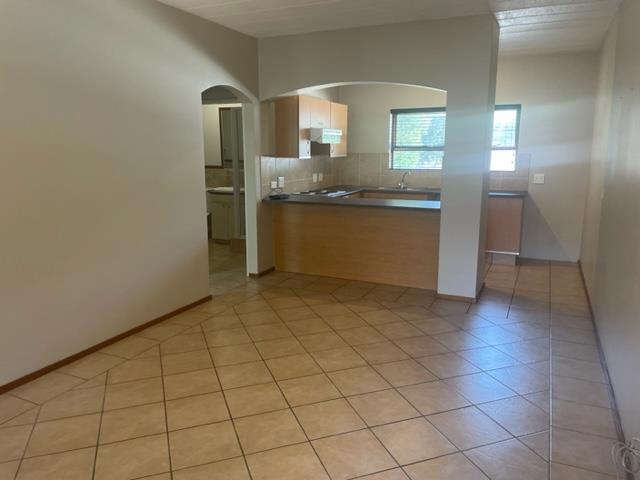 To Let 1 Bedroom Property for Rent in Waverley Gauteng