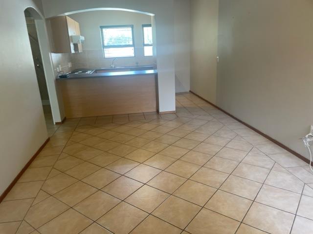 To Let 1 Bedroom Property for Rent in Waverley Gauteng